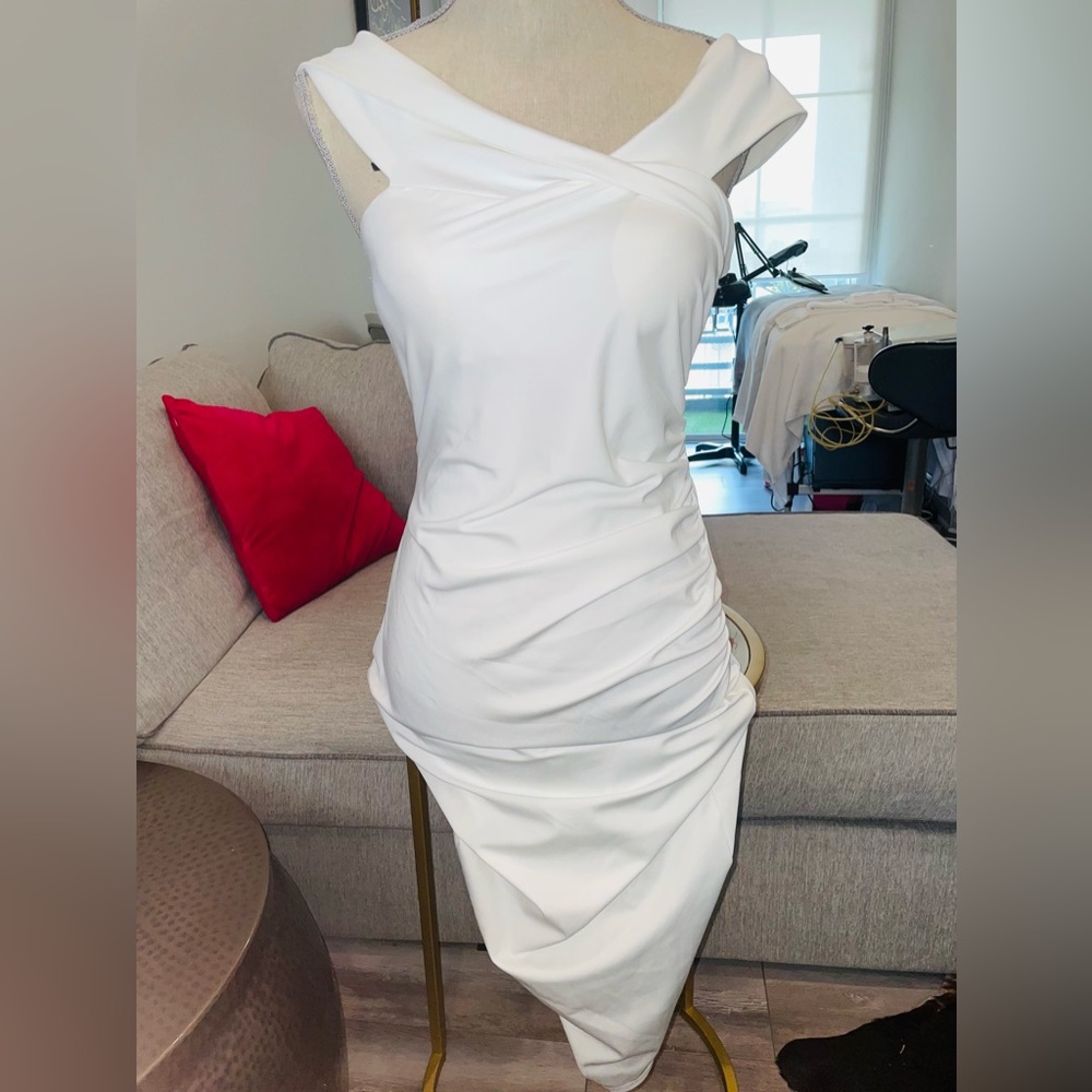 Fitted White off the shoulder dress side zipper